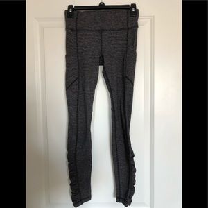 Lululemon gray patterned leggings size 4